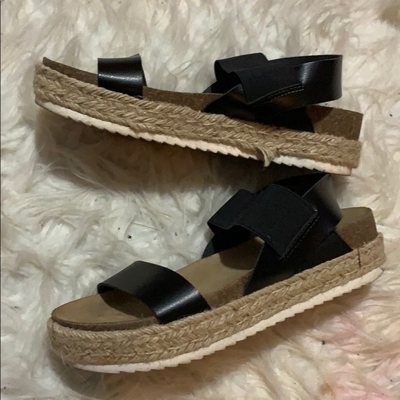 black pleather espadrille sandals - Picture 3 of 3